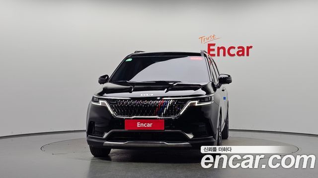 Kia Canival 2023 — photo 3