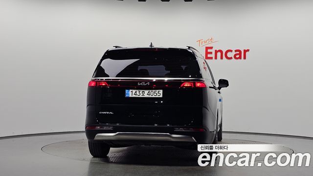 Kia Canival 2023 — photo 4