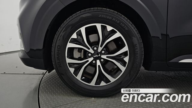 Kia Canival 2023 — photo 5