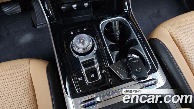 Kia Canival 2023 — photo 12