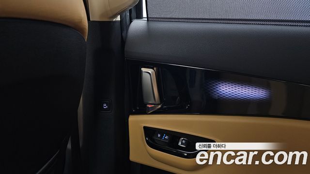Kia Canival 2023 — photo 25