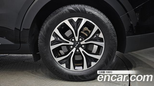 Kia Canival 2023 — photo 7