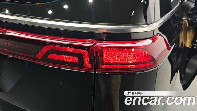 Kia Canival 2023 — photo 9