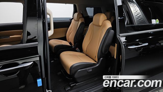 Kia Canival 2023 — photo 16