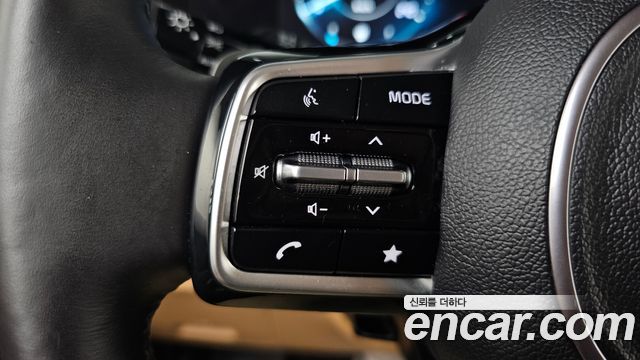 Kia Canival 2023 — photo 28