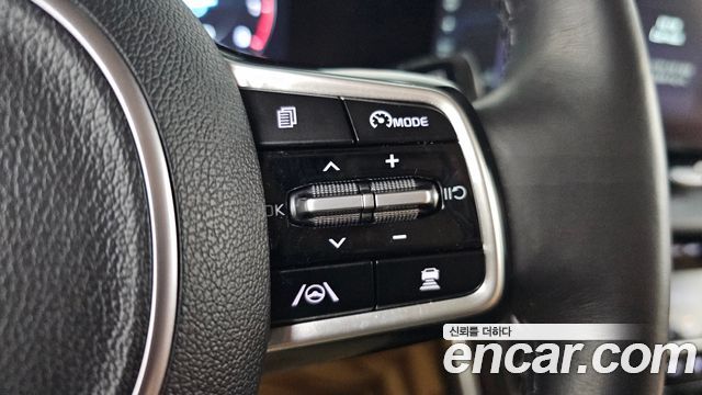 Kia Canival 2023 — photo 30