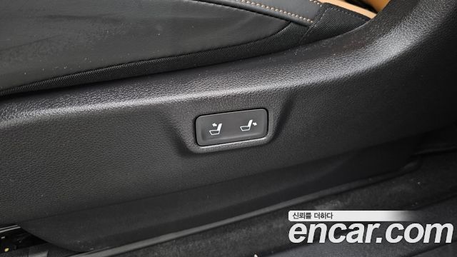 Kia Canival 2023 — photo 32