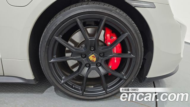 Porsche Taycan 2023 — photo 5