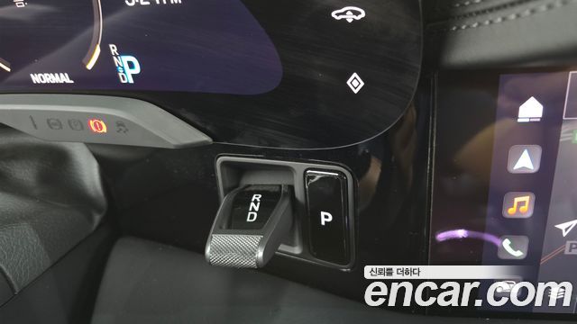 Porsche Taycan 2023 — photo 12