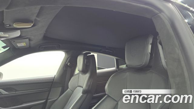 Porsche Taycan 2023 — photo 23