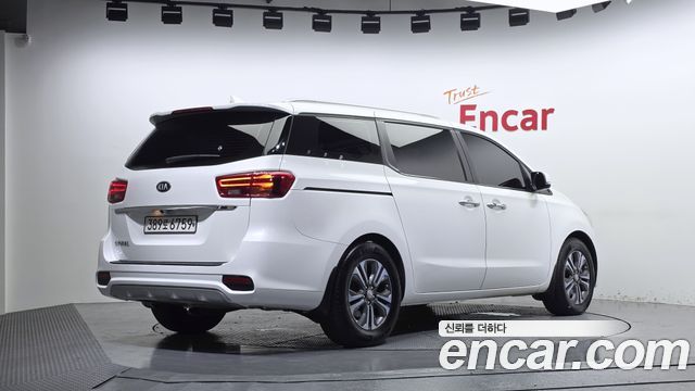 Kia Canival 2019 — photo 2