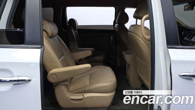 Kia Canival 2019 — photo 11