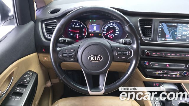 Kia Canival 2019 — photo 13