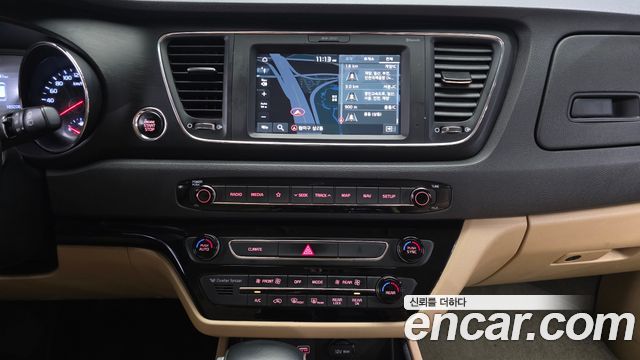 Kia Canival 2019 — photo 14