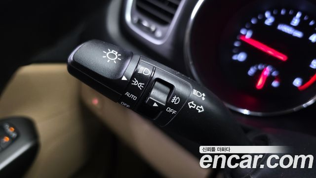 Kia Canival 2019 — photo 17