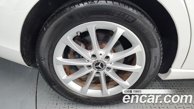 Mercedes-Benz A-Class 2020 — photo 5