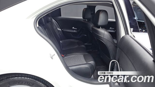 Mercedes-Benz A-Class 2020 — photo 17