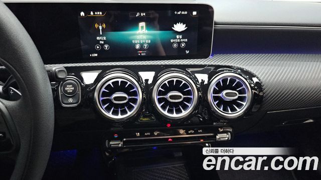 Mercedes-Benz A-Class 2020 — photo 19