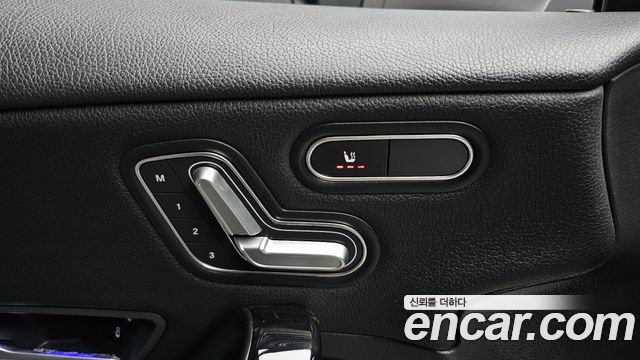 Mercedes-Benz A-Class 2020 — photo 24
