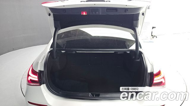 Mercedes-Benz A-Class 2020 — photo 26