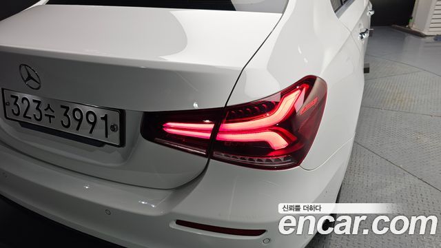 Mercedes-Benz A-Class 2020 — photo 9