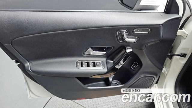 Mercedes-Benz A-Class 2020 — photo 14