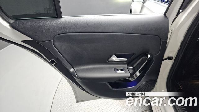 Mercedes-Benz A-Class 2020 — photo 15