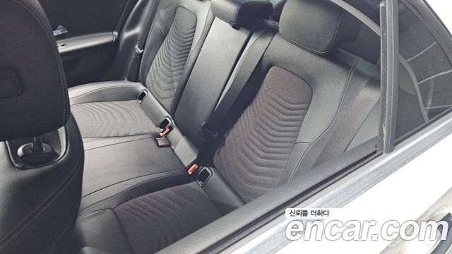 Mercedes-Benz A-Class 2020 — photo 28