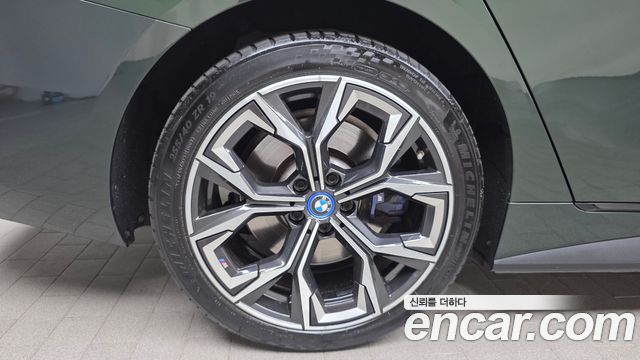 BMW i4 2022 — photo 5