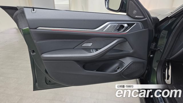 BMW i4 2022 — photo 14