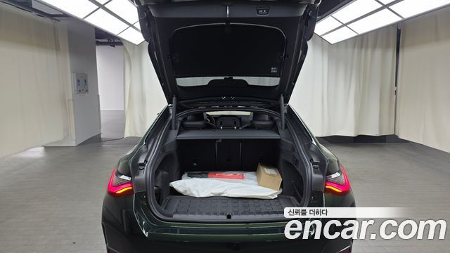 BMW i4 2022 — photo 34