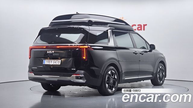 Kia Canival 2025 — photo 2