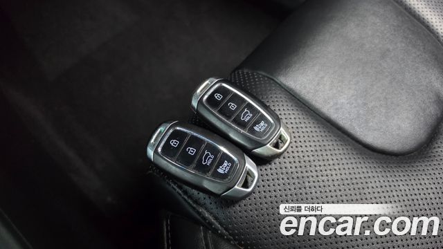 Hyundai Santafe 2019 — photo 16