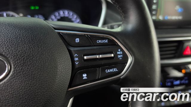 Hyundai Santafe 2019 — photo 18