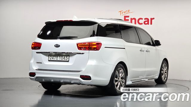 Kia Canival 2020 — photo 2