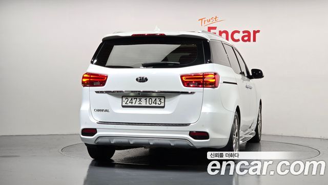 Kia Canival 2020 — photo 4