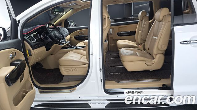 Kia Canival 2020 — photo 10