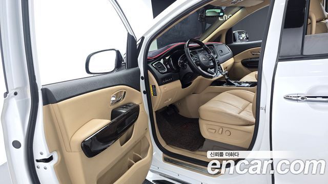 Kia Canival 2020 — photo 11
