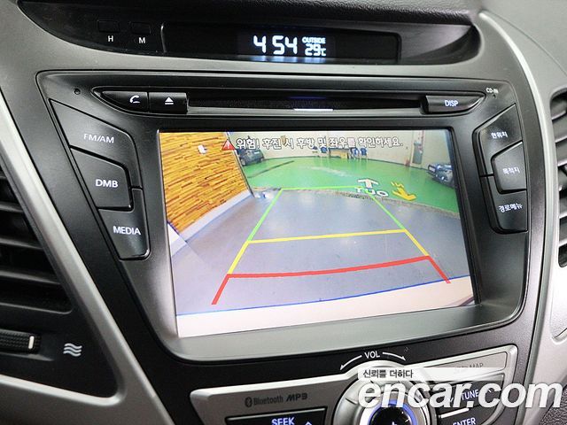 Hyundai AVANTE 2014 — photo 12
