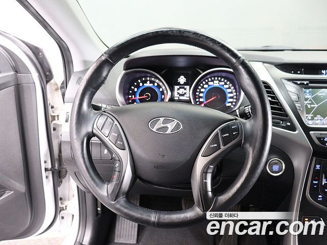 Hyundai AVANTE 2014 — photo 14