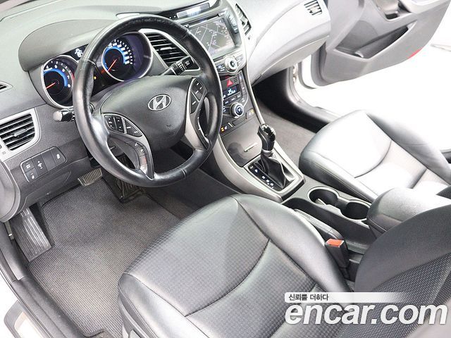 Hyundai AVANTE 2014 — photo 16
