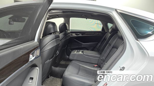 Genesis G80 2018 — photo 17