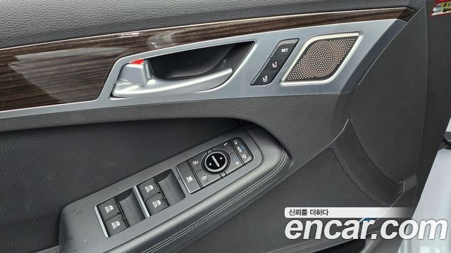 Genesis G80 2018 — photo 24
