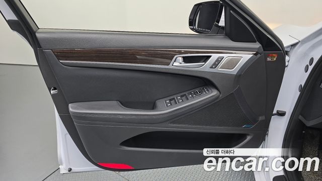 Genesis G80 2018 — photo 14