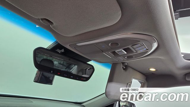 Genesis G80 2018 — photo 27