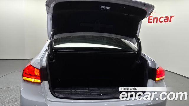 Genesis G80 2018 — photo 30