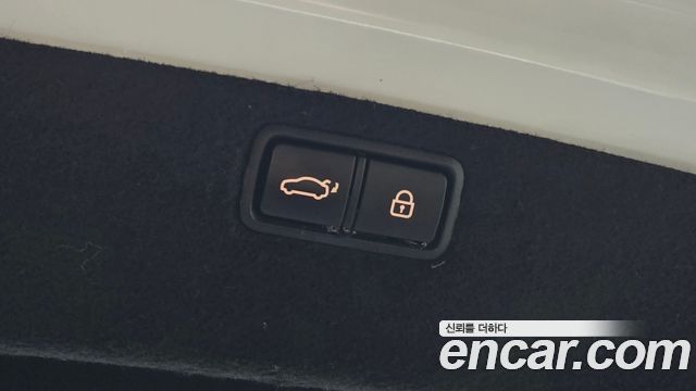 Genesis G80 2018 — photo 31