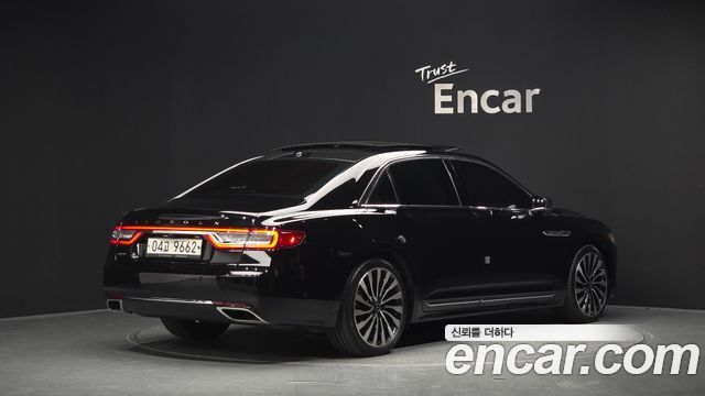 Lincoln Continental 2017 — photo 2
