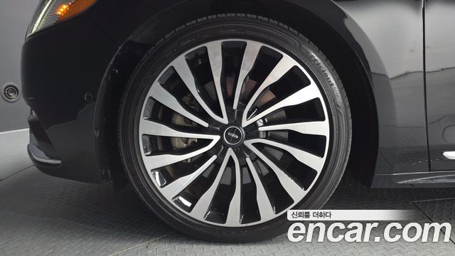 Lincoln Continental 2017 — photo 5