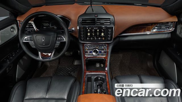 Lincoln Continental 2017 — photo 10